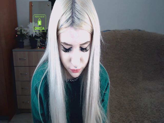 Live sex webcam photo for Alison_Moonli #271452028