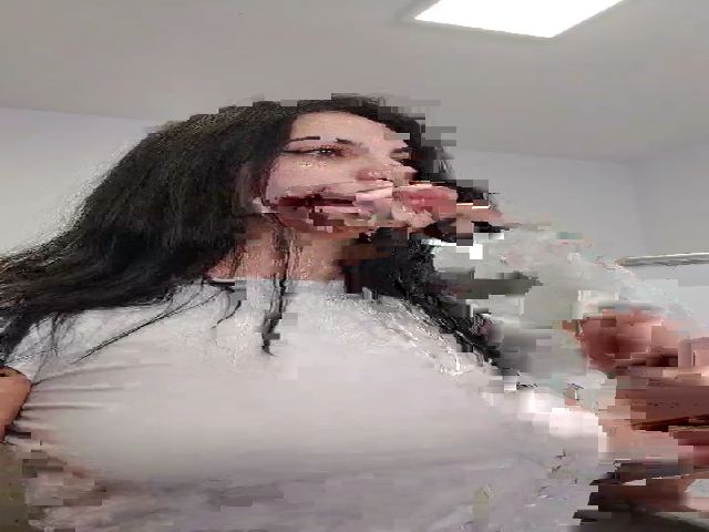 Live sex webcam photo for BalleyBabe #271446126