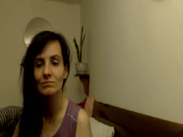 Live sex webcam photo for isabellazee2 #271441798