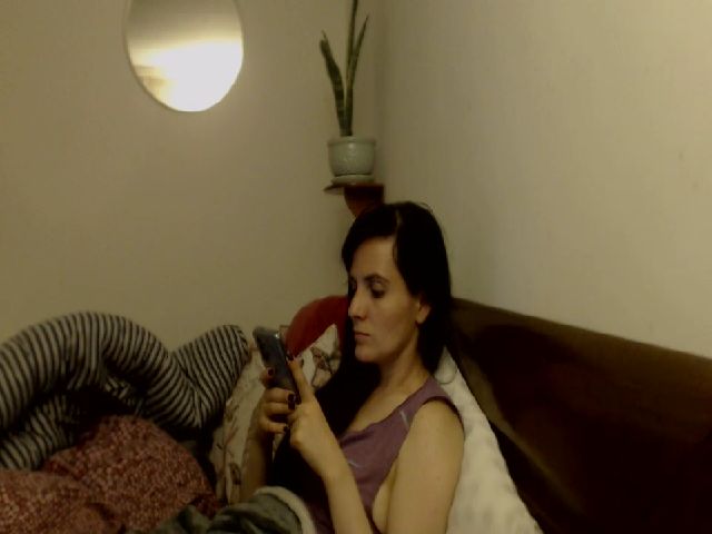 Live sex webcam photo for isabellazee2 #271442635