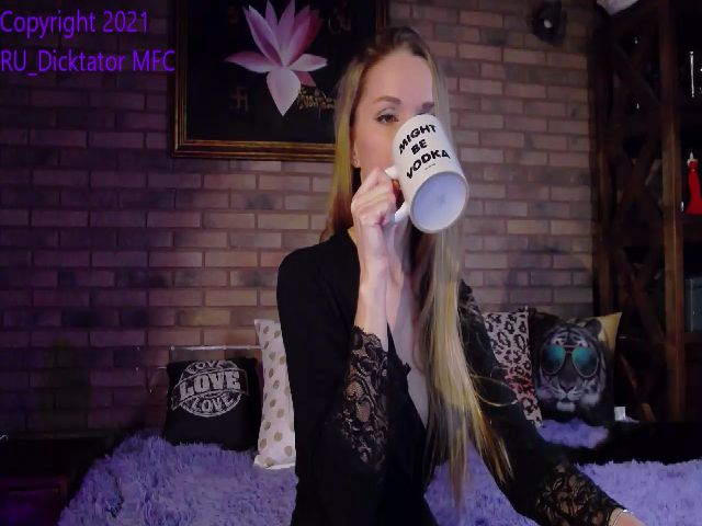 Live sex webcam photo for RU_Dicktator #271443072