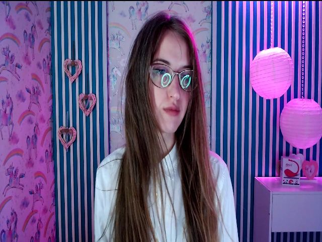 Live sex webcam photo for JennyLovelyS #271446277