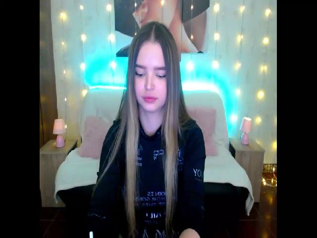 Live sex webcam photo for Jenny_LooVe #271447933