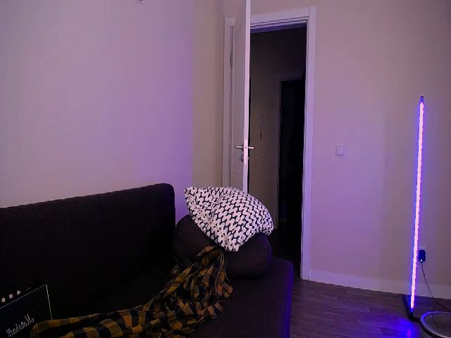 Live sex webcam photo for LeeViTation #271448524