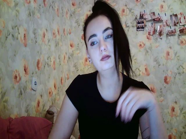 Live sex webcam photo for lolly_hollyy #271451636