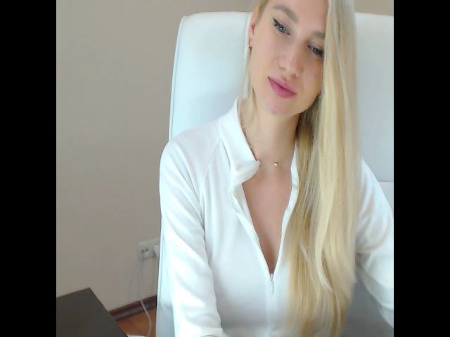 Live sex webcam photo for Miss_Sylvia #271449239