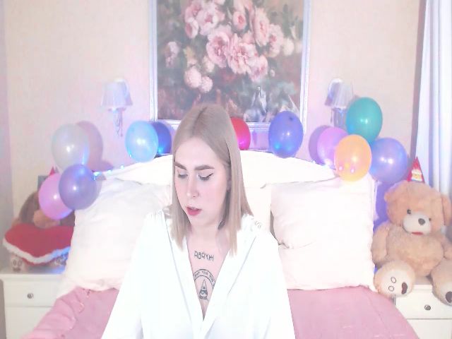 Live sex webcam photo for AmaliaDiva #271451752