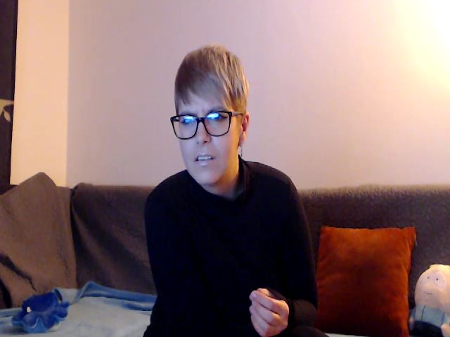 Live sex webcam photo for IamMiky #271452427