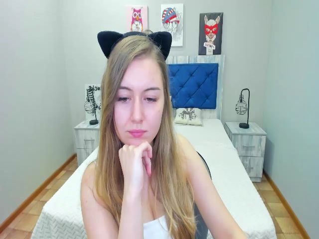 Live sex webcam photo for LorraineIce #271448698