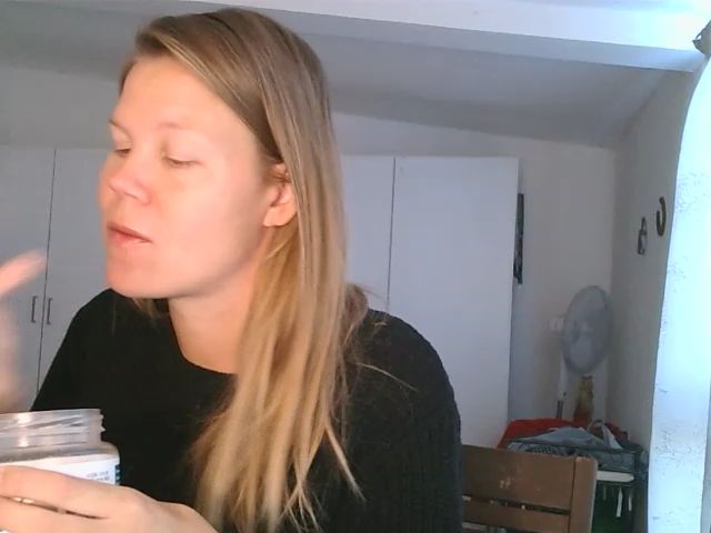 Live sex webcam photo for CallMeMaria #271445776