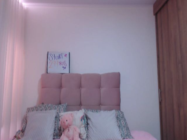 Live sex webcam photo for Soffiee_vega1 #271447869