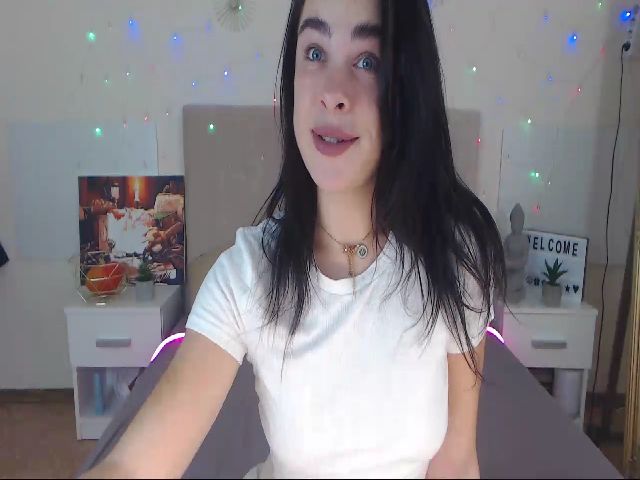 Live sex webcam photo for ErikaCurtees #271448541