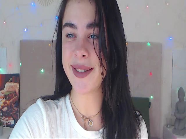 Live sex webcam photo for ErikaCurtees #271448665