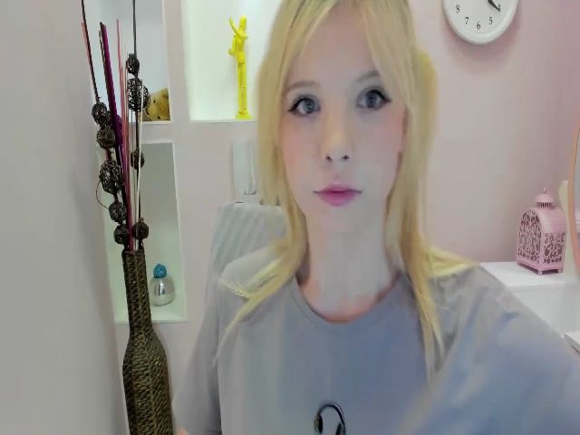 Live sex webcam photo for VeronicaRangy #271441845