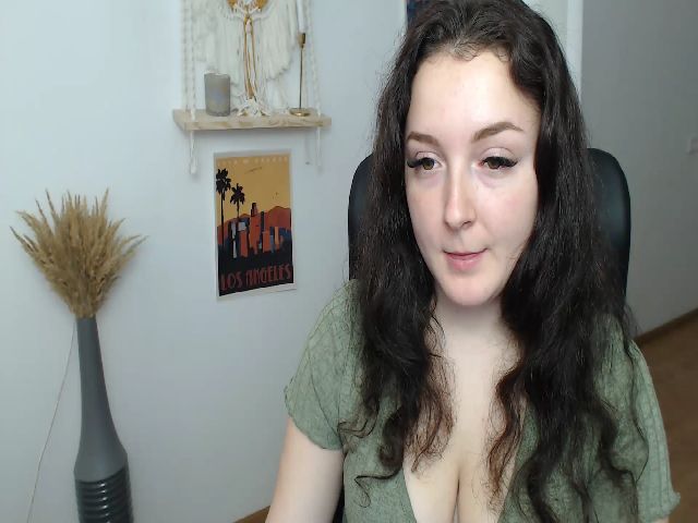 Live sex webcam photo for GloriaSparks #271446328