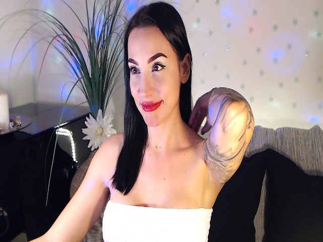 Live sex webcam photo for RubinRosey #271450817