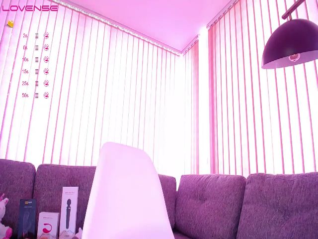 Live sex webcam photo for Candy_love2 #271448477