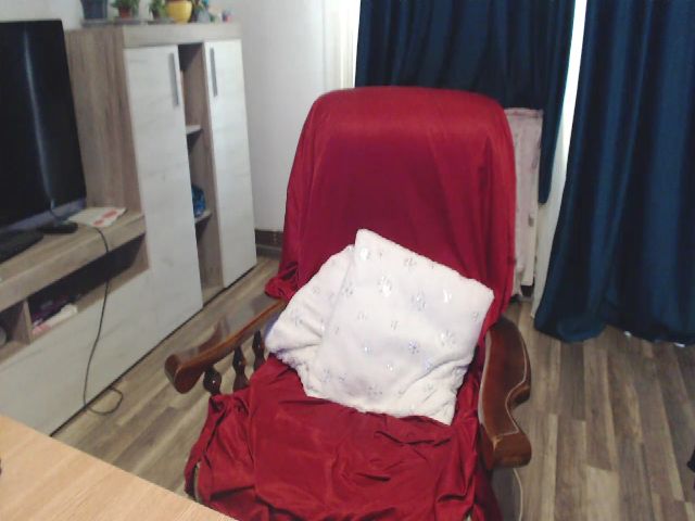 Live sex webcam photo for PlayfulSamira #271445437