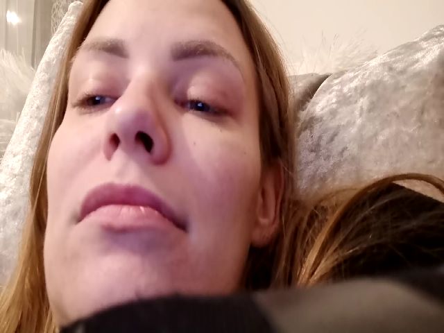 Live sex webcam photo for AnnaDiamond1 #287889235