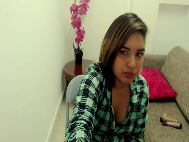 Live sex webcam photo for Alice_cruz_ #271448615