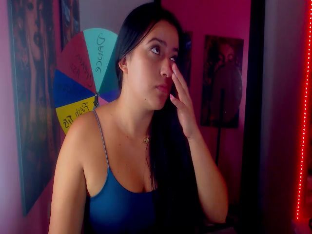 Live sex webcam photo for Emily_Defoe #271445370