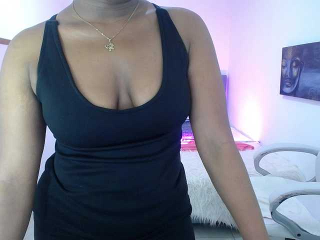Live sex webcam photo for alexandra-d #271441595