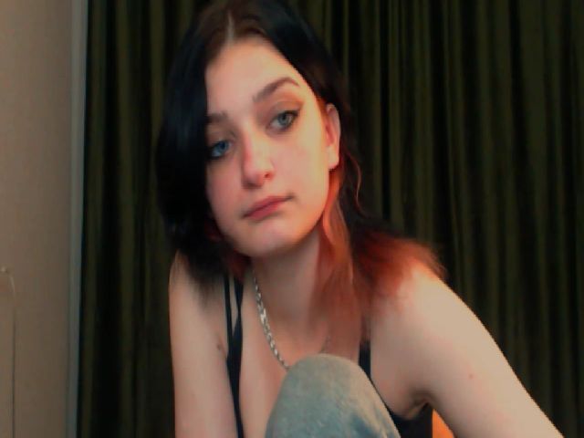 Live sex webcam photo for MoraCos #271442243