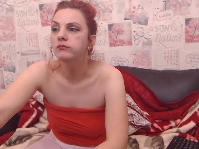 Live sex webcam photo for YouRedPassion #271447251