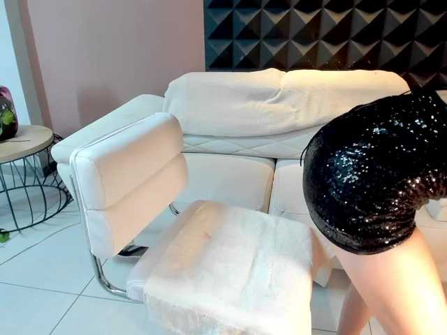 Live sex webcam photo for AmyQuinnX #271450471