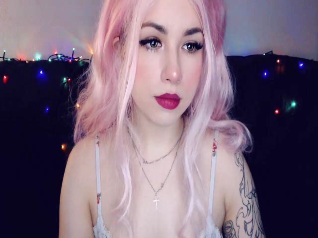 Live sex webcam photo for YUMMY_TIFFANI #271447931