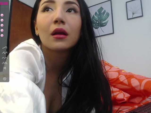 Live sex webcam photo for CrystalGonza #271449585