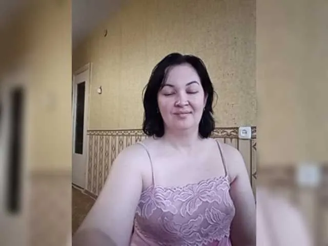 Live sex webcam photo for Mia883 #271456052