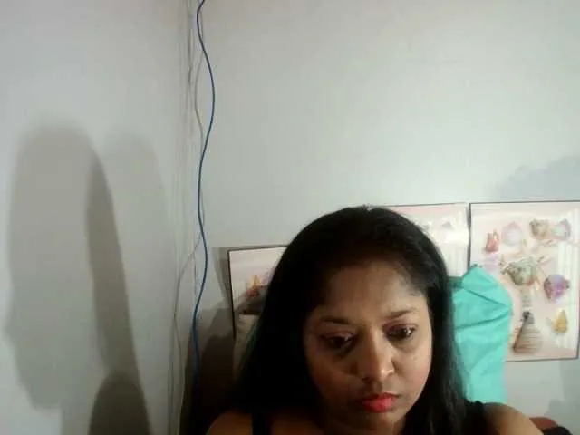 Live sex webcam photo for Indiantasha #287986261