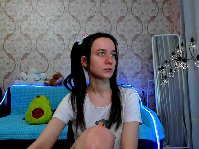 Live sex webcam photo for KiraLiLime #287990215