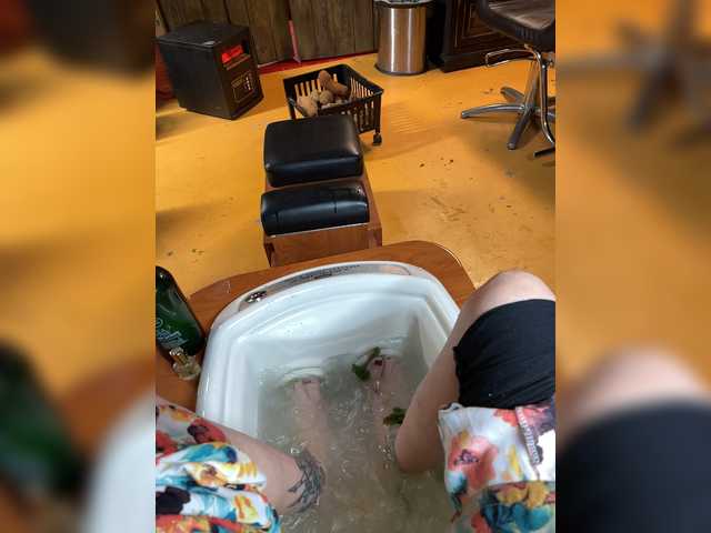 Live sex webcam photo for Esagee #271456566