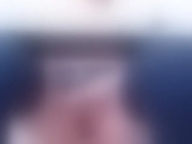 Live sex webcam photo for zoe8888 #271459572