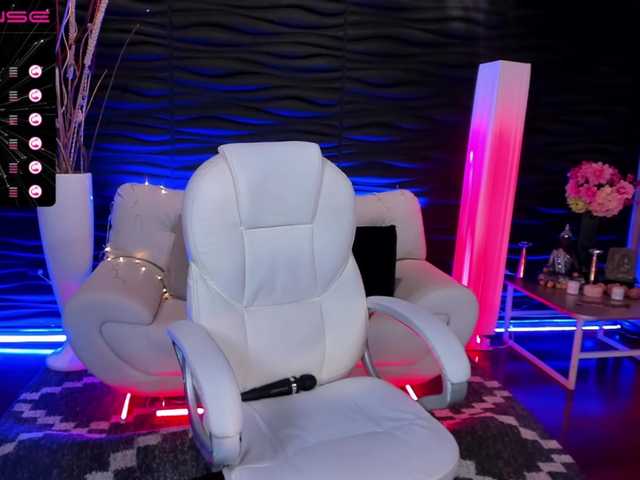 Live sex webcam photo for JennaOlson #271453755