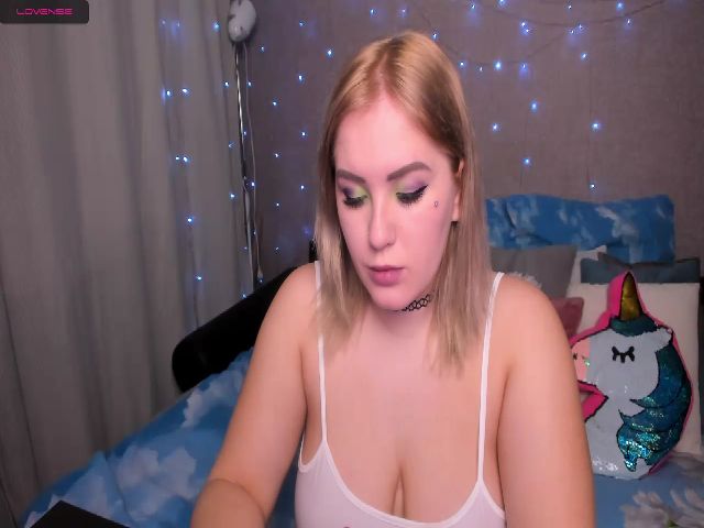 Live sex webcam photo for AiryHiss #271457433