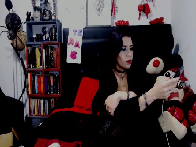 Live sex webcam photo for MilfKatty #271454726