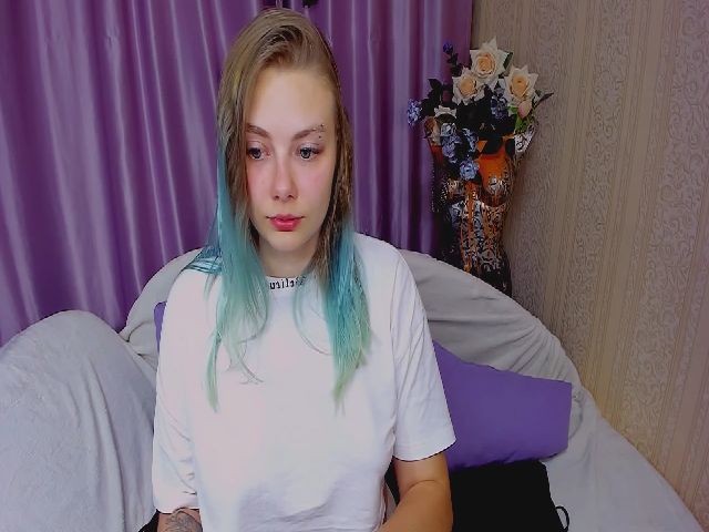 Live sex webcam photo for AprillSnow #271460468