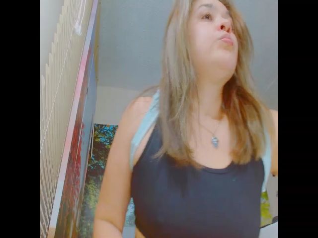 Live sex webcam photo for Salomesweet69 #287861709