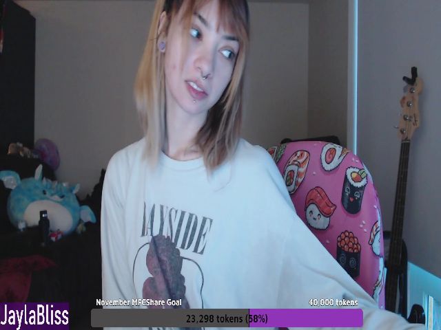 Live sex webcam photo for JaylaBliss #271453088