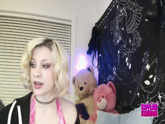 Live sex webcam photo for KayleeKarina #271460891