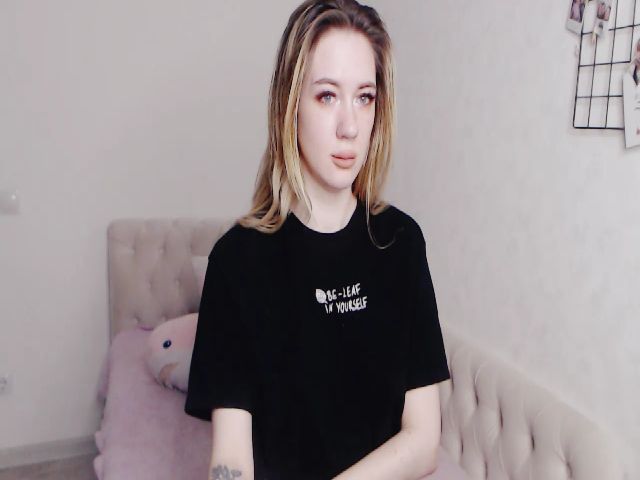 Live sex webcam photo for DemiAmourrrr #271459734