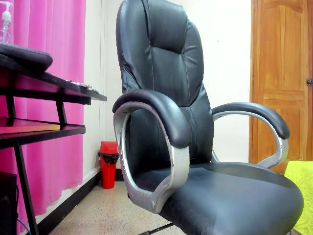 Live sex webcam photo for Marilyncruz__ #271458182