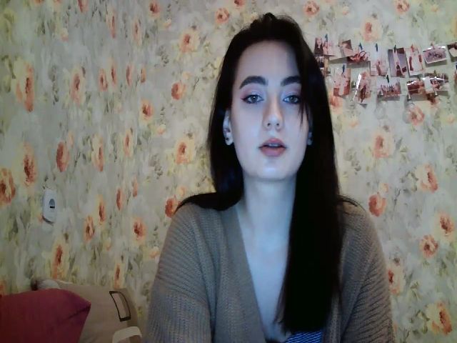 Live sex webcam photo for lolly_hollyy #271461432