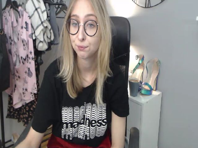 Live sex webcam photo for DIRTYgianna #271460334