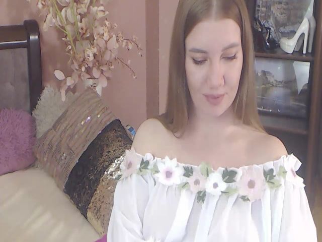 Live sex webcam photo for Kelly7B #271461766