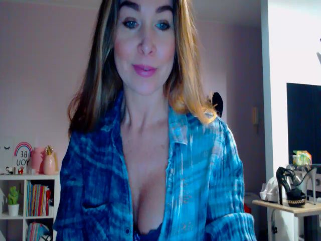 Live sex webcam photo for Delilah_sweet #271461549