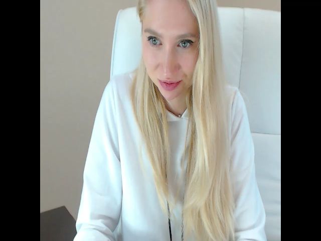 Live sex webcam photo for Miss_Sylvia #271460813